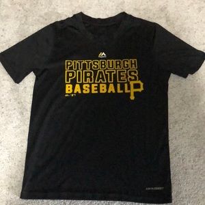 Pittsburg Pirates Dri-Fit T-shirt in boys size medium